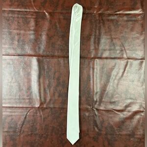 Bellissimo 100% Polyester White Tie New